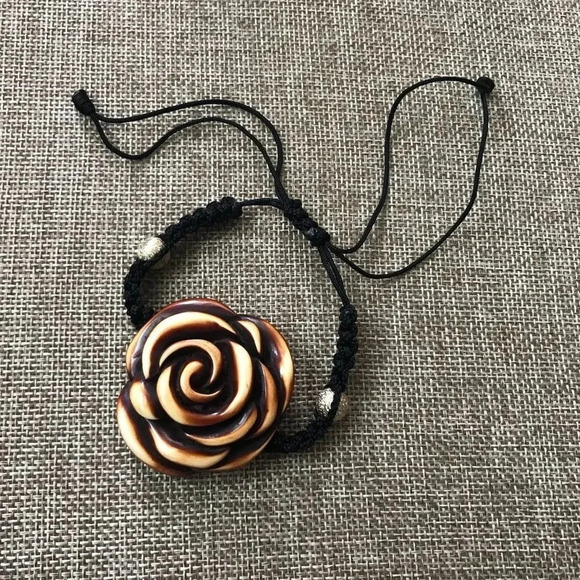 Rose adjustable bracelet  - Picture 1 of 2